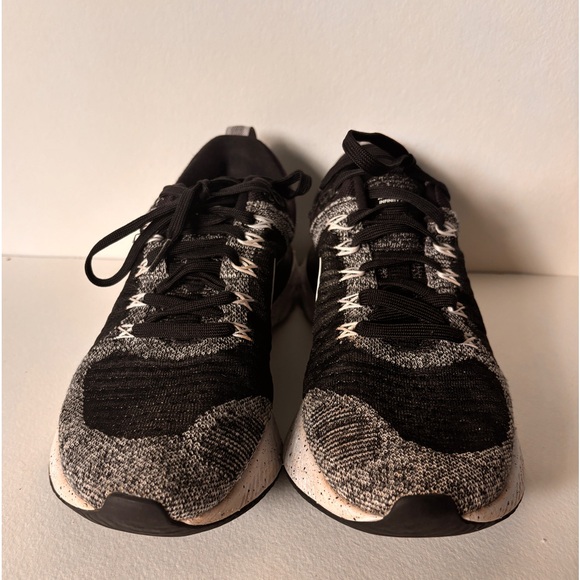 Nike React Infinity Flyknit Running Shoes - Picture 3 of 8